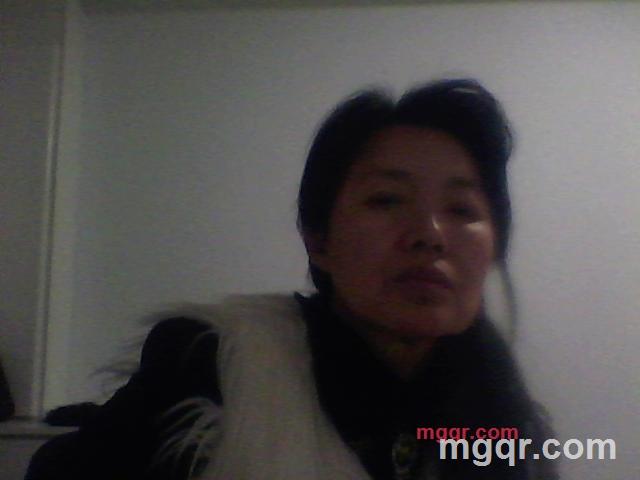 红衣裙的第1张照片