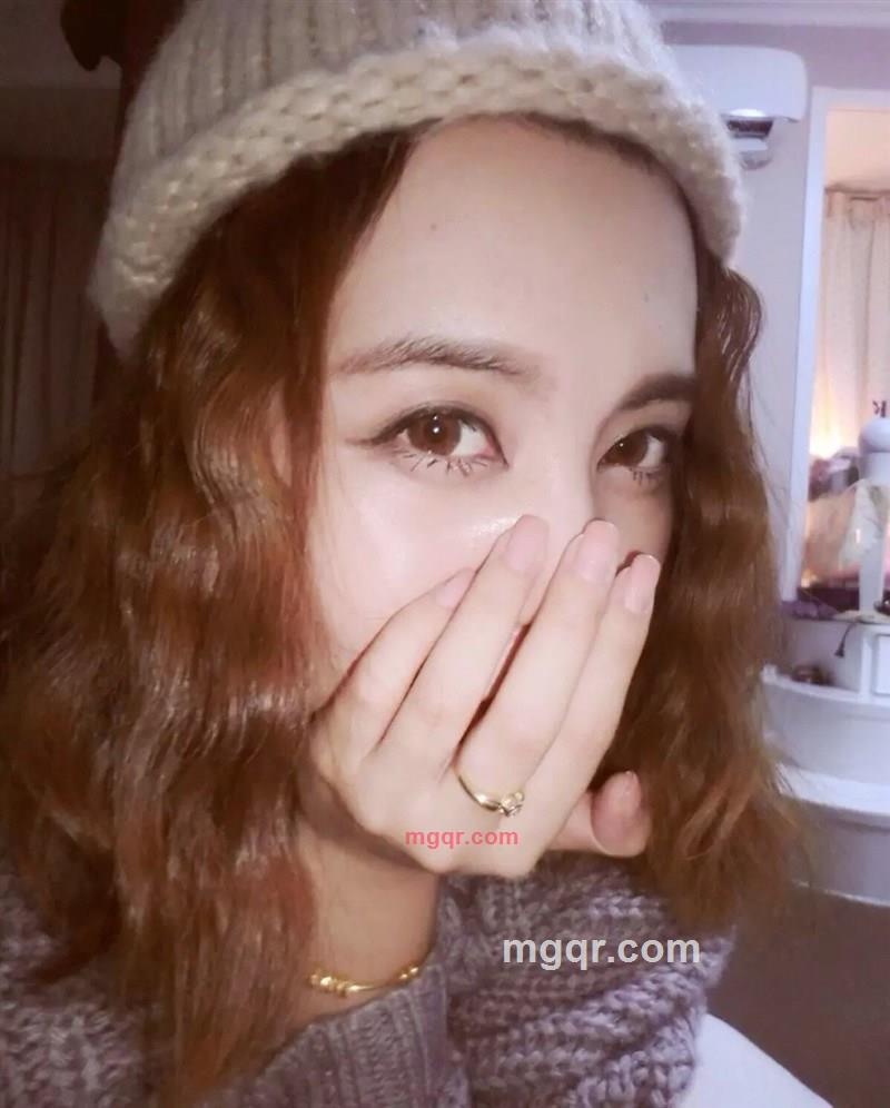 没有酒窝的妹子的第4张照片