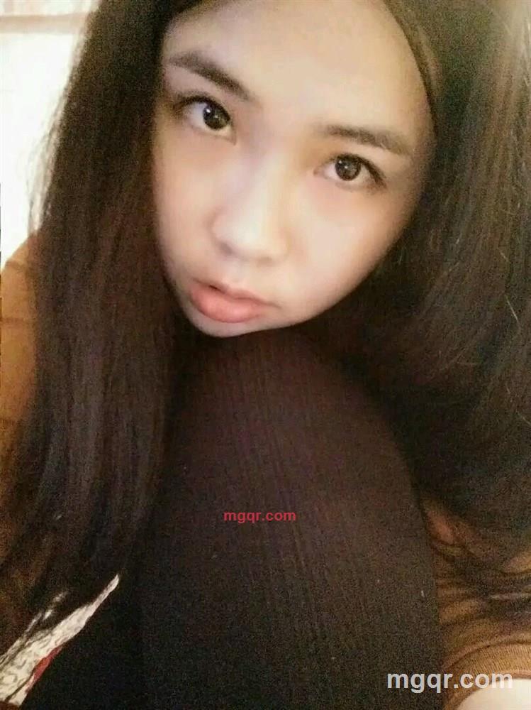 花立茜裙的第1张照片