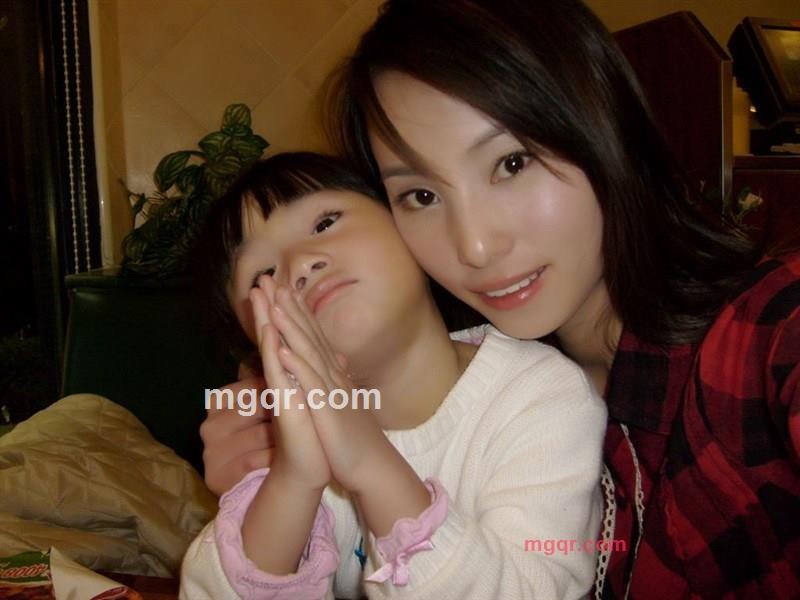 月亮的颜色的第1张照片