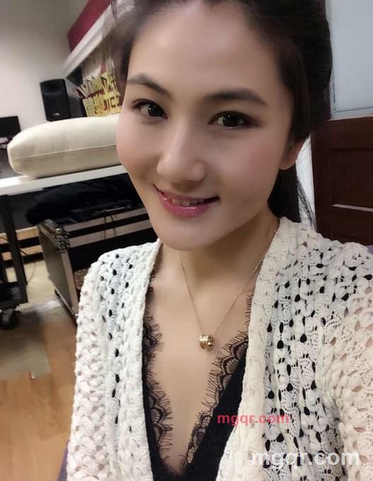 顾盼生情的第3张照片