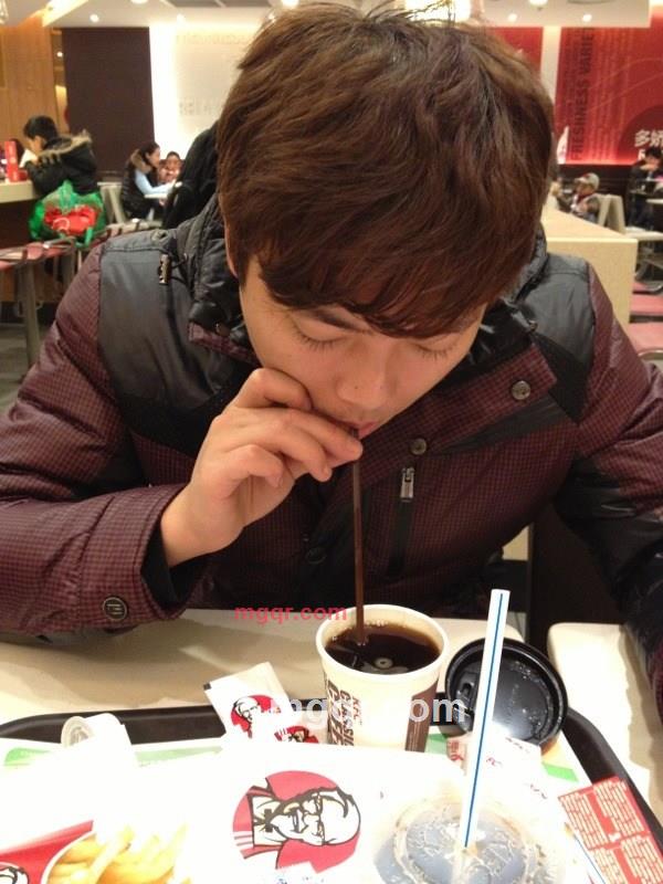 贰无齐齐叁叁久Q的第2张照片