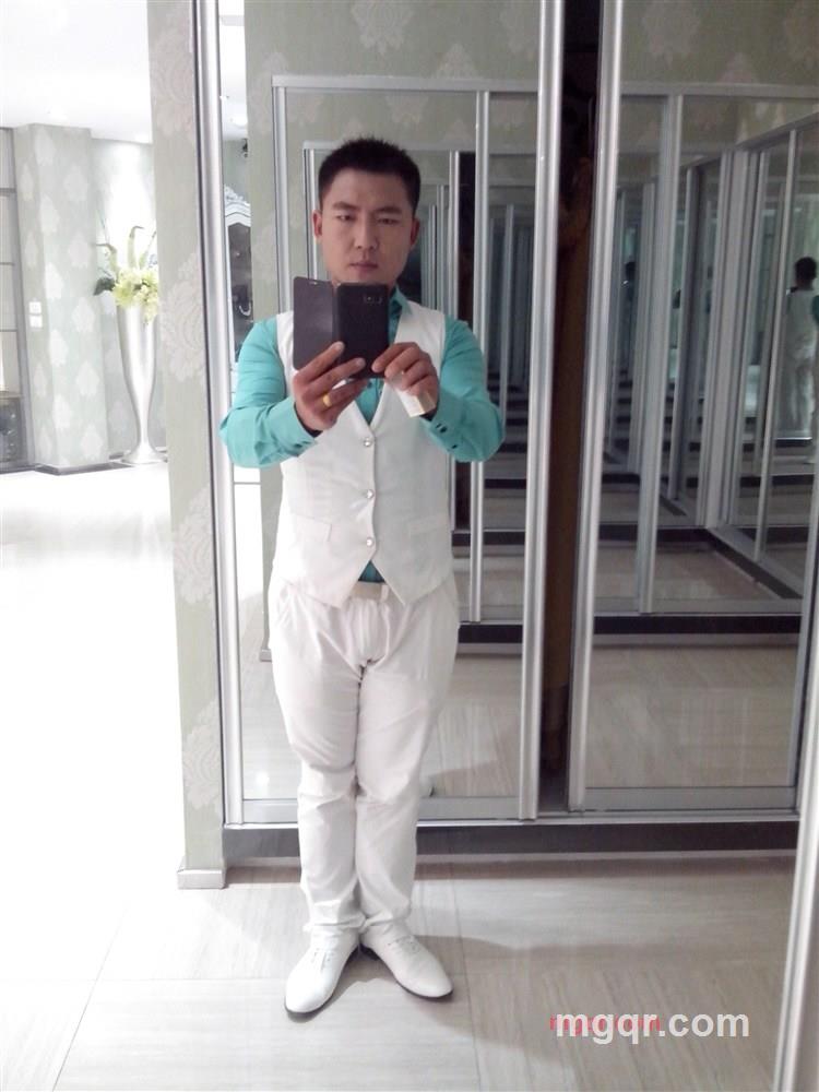 低调的夜晚的第1张照片