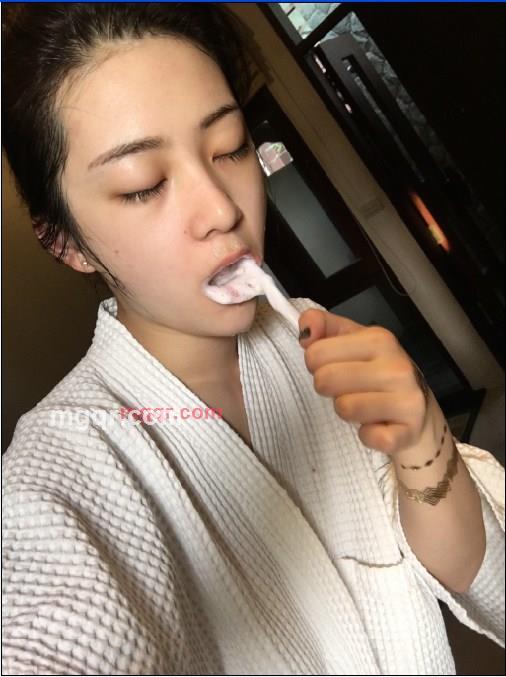 秋天忧伤的落叶的第1张照片