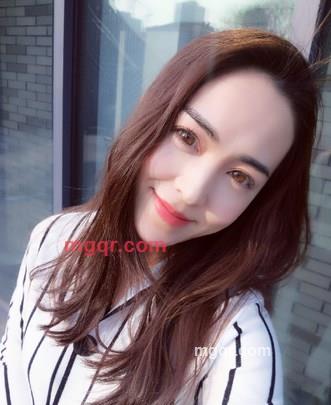 钻石心的女人的第3张照片