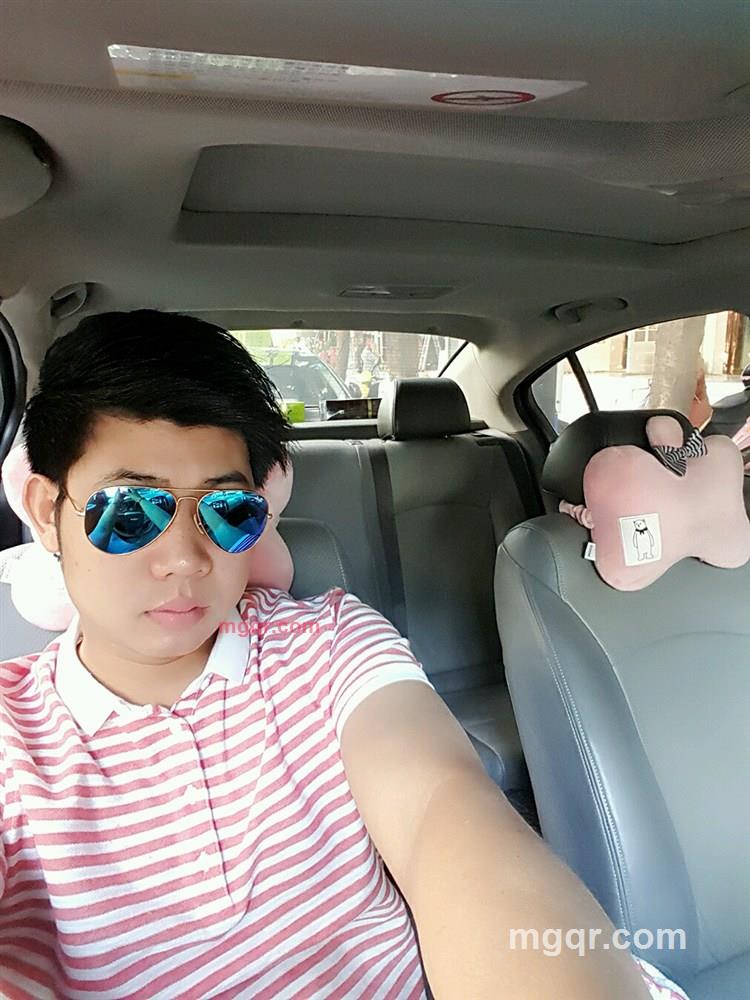 雪山脚下的第2张照片