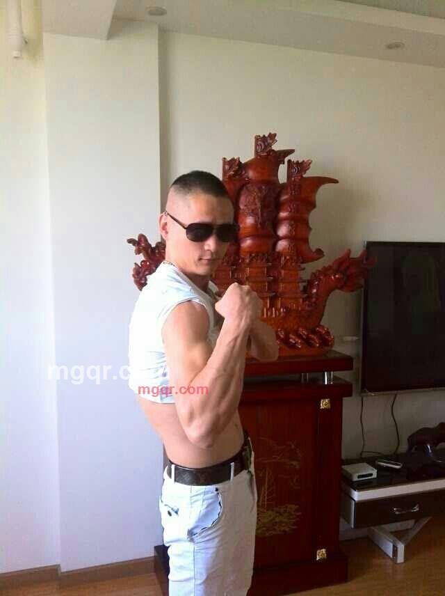 小小贱人的第2张照片