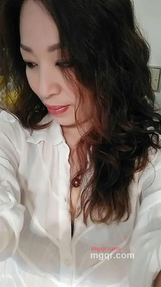 森林中的红色精灵的第6张照片