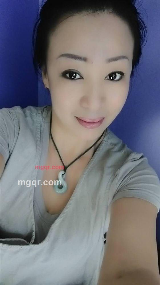 森林中的红色精灵的第4张照片