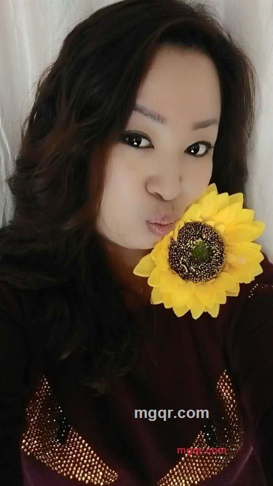 森林中的红色精灵的第3张照片