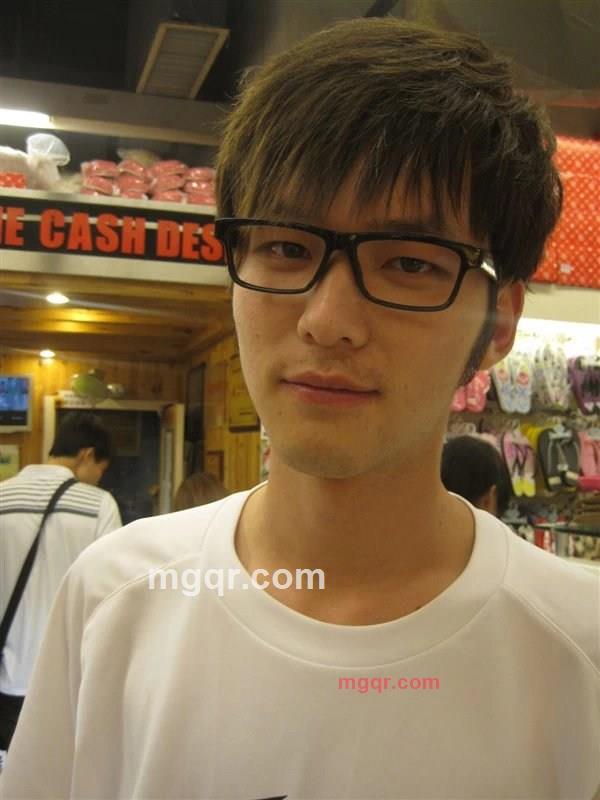 以无二期巴巴而已把伞的第1张照片