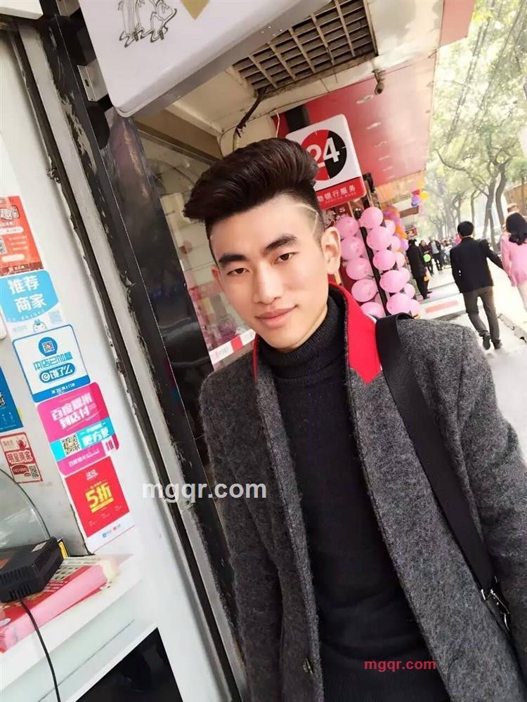 寂寞的小男人的第4张照片