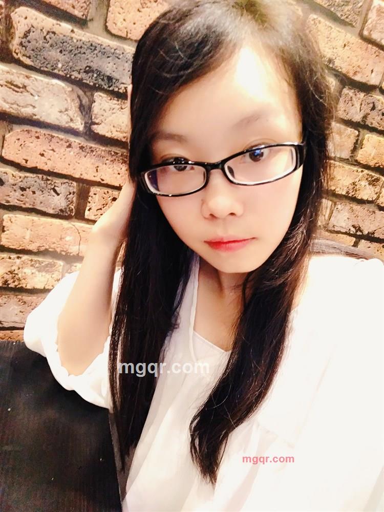 黑色玫瑰的刺的第1张照片