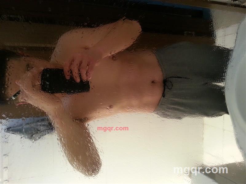 June Yi的第3张照片