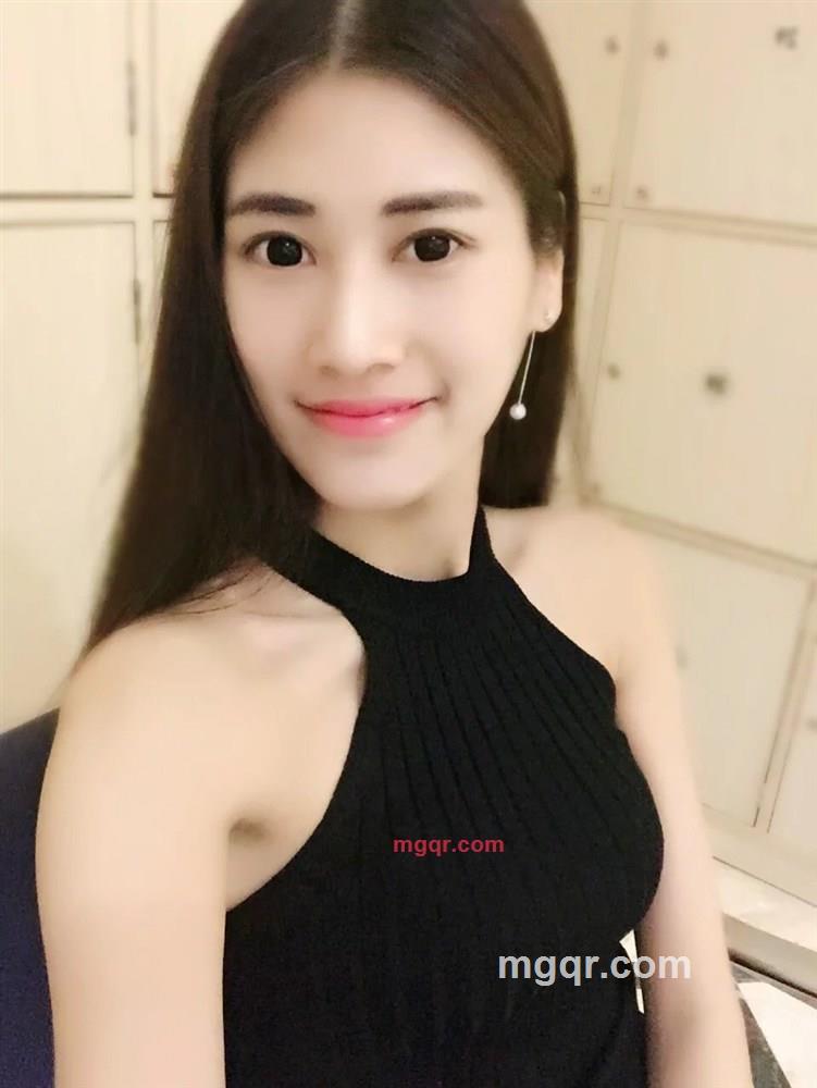 会发光的姑娘的第1张照片