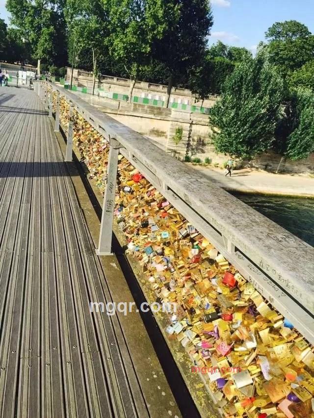 哭泣的石头的第5张照片