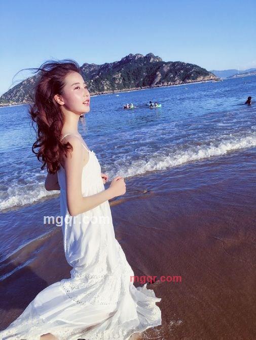 一个人.走的第2张照片