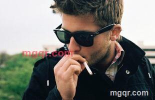 十月红枫的第1张照片