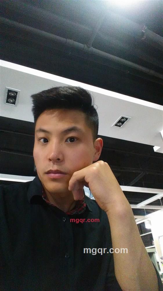 不帅拿砖砸的第1张照片