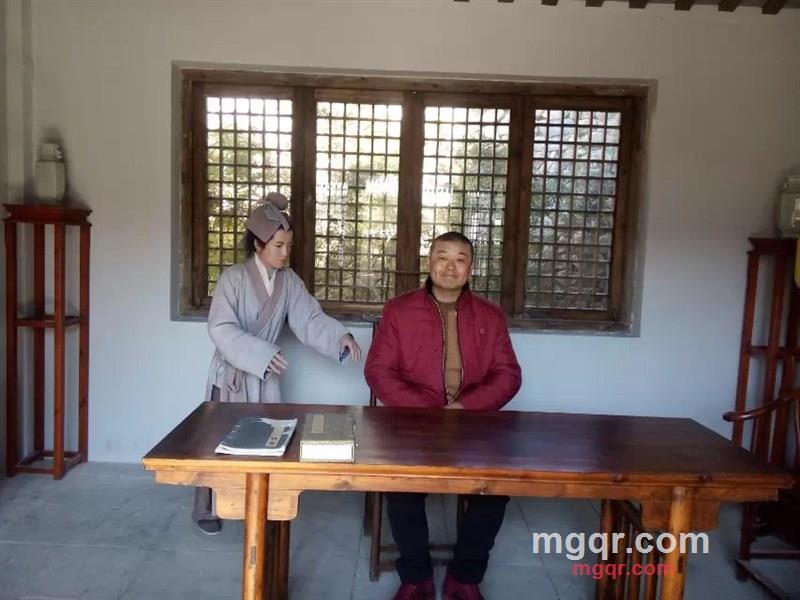 对着坟头高歌a的第1张照片