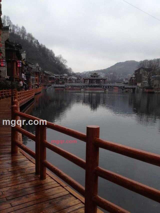 欲望蛊惑人心i的第3张照片