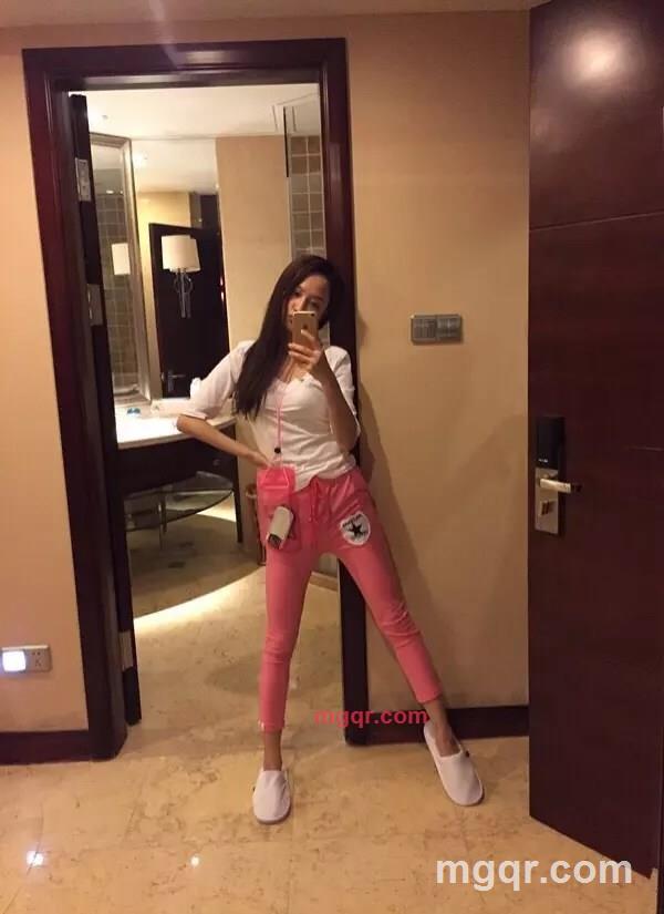 搁浅的小金鱼的第4张照片