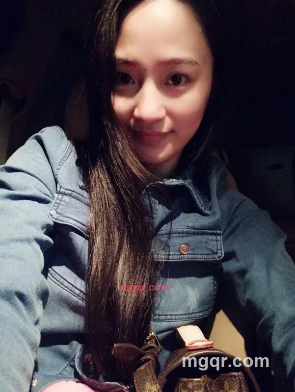 搁浅的小金鱼的第3张照片