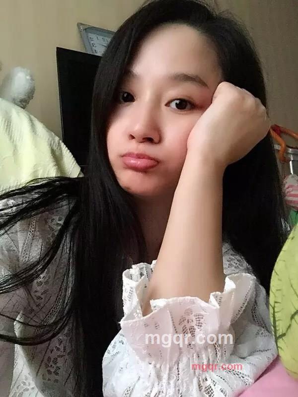 搁浅的小金鱼的第1张照片