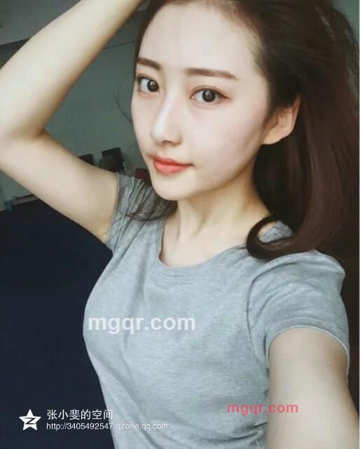 前凸后翘女神的第3张照片