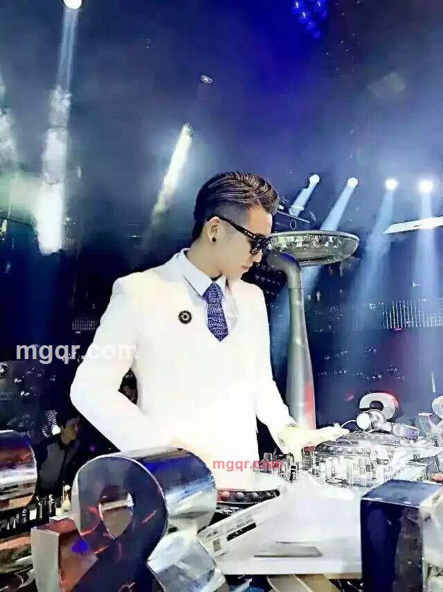 找情侣恋爱的第2张照片