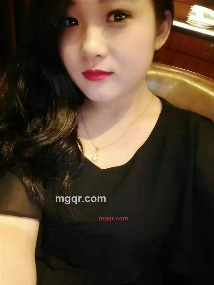 女孩的晴朗天空的第2张照片