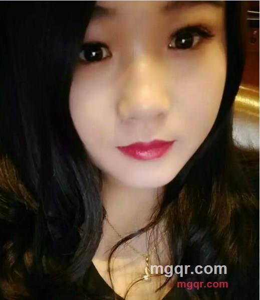 女孩的晴朗天空的第3张照片