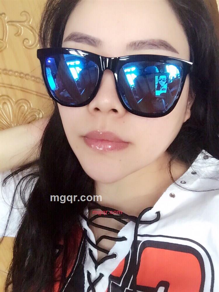 单枝玫瑰11的第1张照片