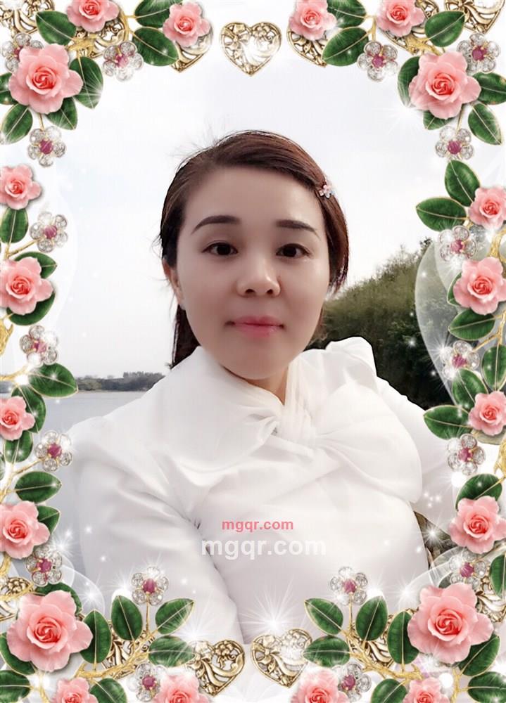 美女含的第1张照片