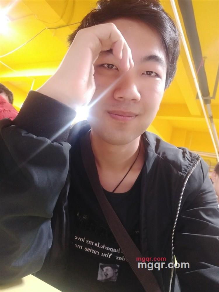 飞翔的小猪猪的第1张照片