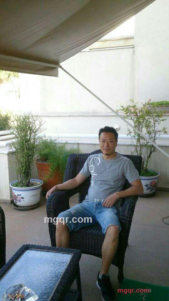 真诚气质男人S的第2张照片