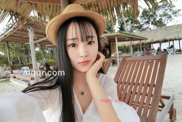 阳光下 透着清晰的第4张照片