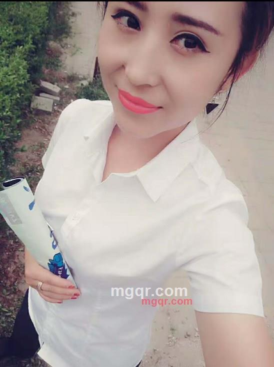 小手一挥爱谁谁的第3张照片