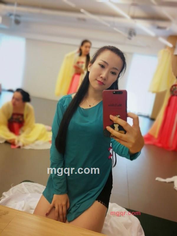 仅有的自私z的第3张照片