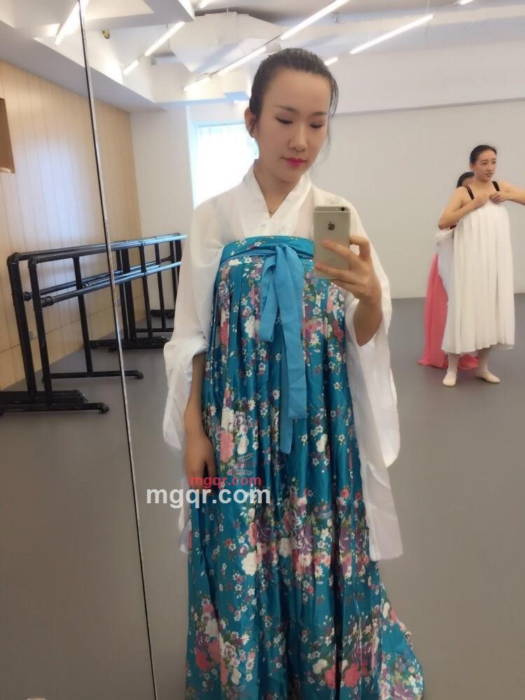 仅有的自私z的第2张照片