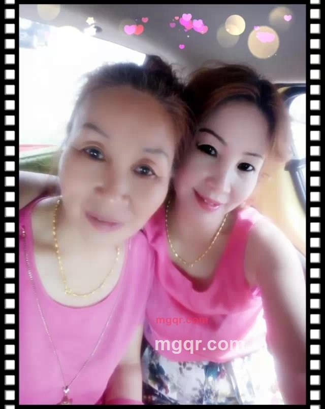 姐妹交流的第1张照片