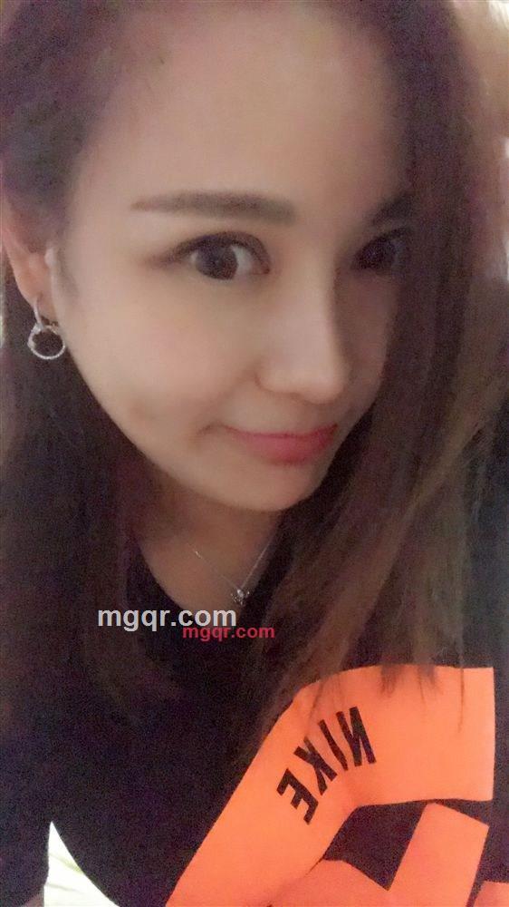 何飘飘的第3张照片