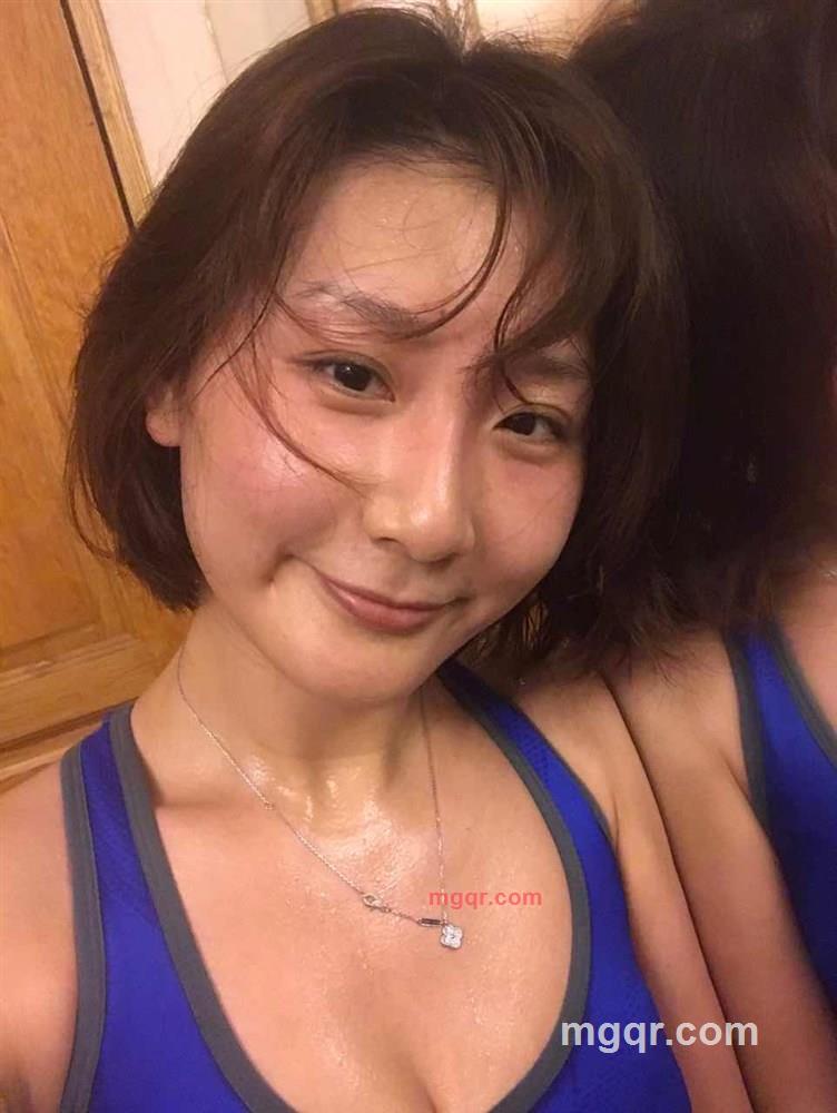 伊人在水2的第2张照片