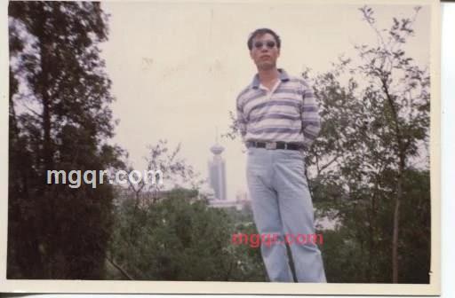 夜色弥满的第1张照片