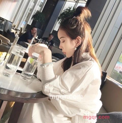 迷人莹的第1张照片