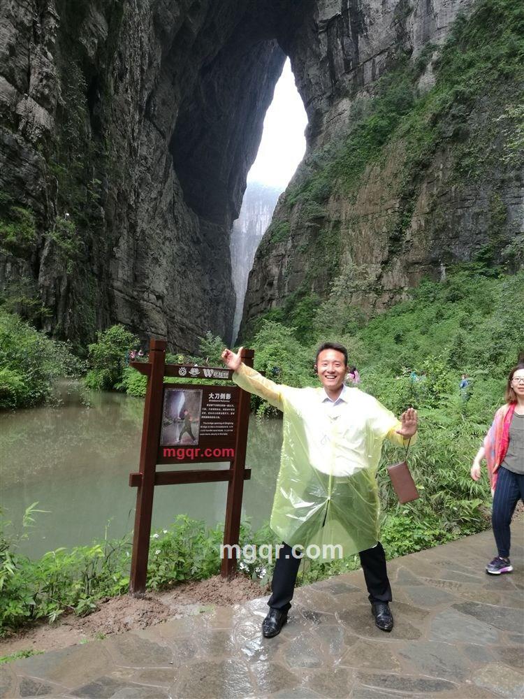 西装暴徒的第1张照片