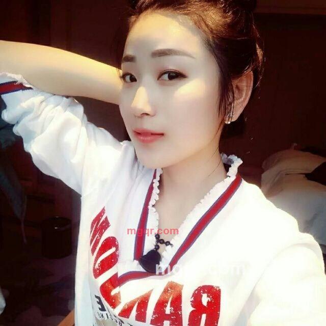 优雅女人的第1张照片