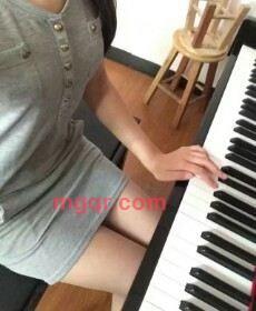 两只耳朵竖起来的第1张照片