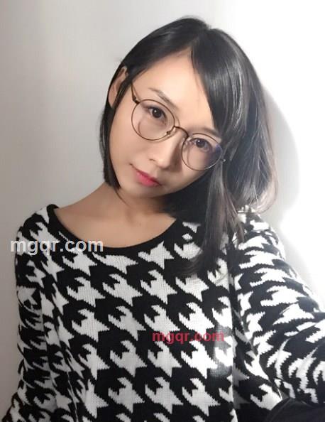 睫毛下的风情的第1张照片