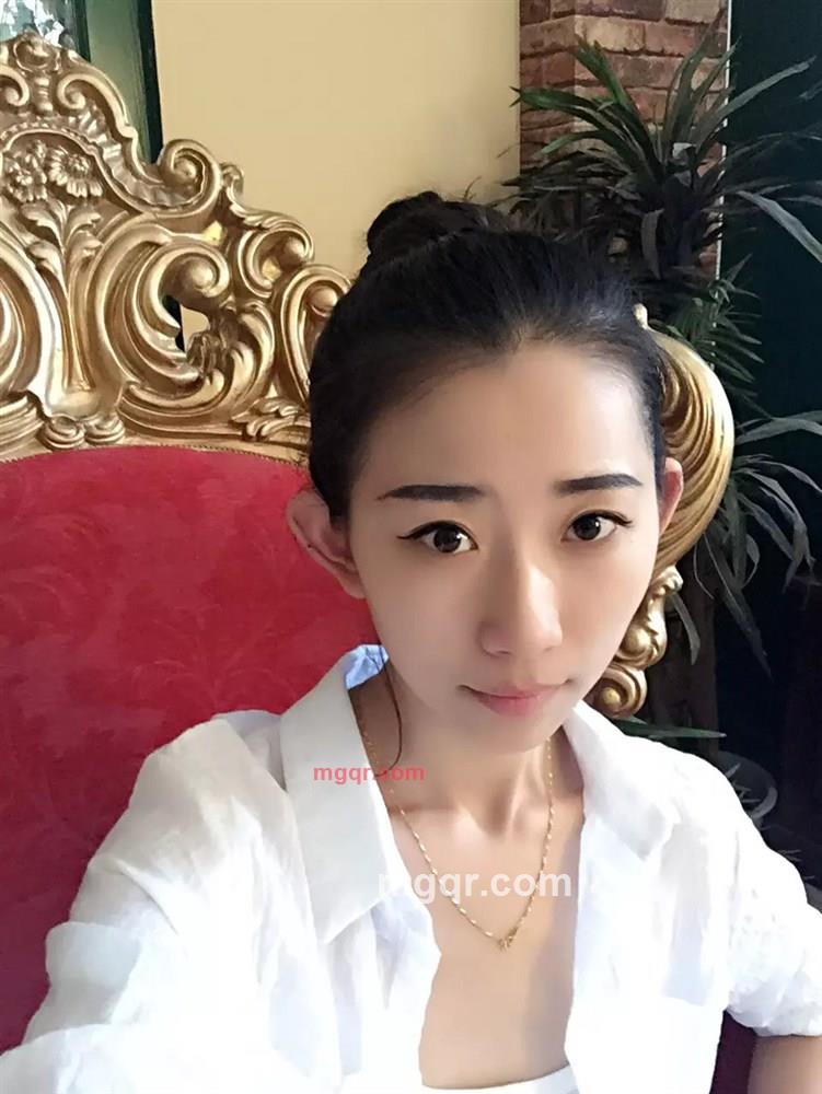 沐光下の汝姑娘的第3张照片